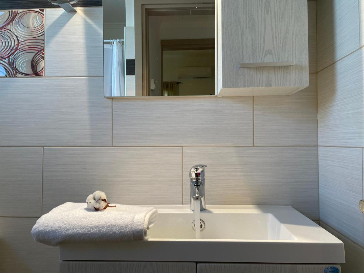 Kl Suites Lefkada - Feel At Home New Boho Apartment 400M From Beach Nidri Town Center ภายนอก รูปภาพ